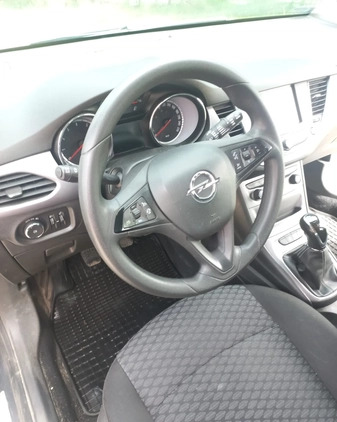 Opel Astra cena 46000 przebieg: 78000, rok produkcji 2016 z Gdynia małe 379